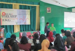 Read more about the article FIKES UNAS Gelar One Day Workshop EKG Basic