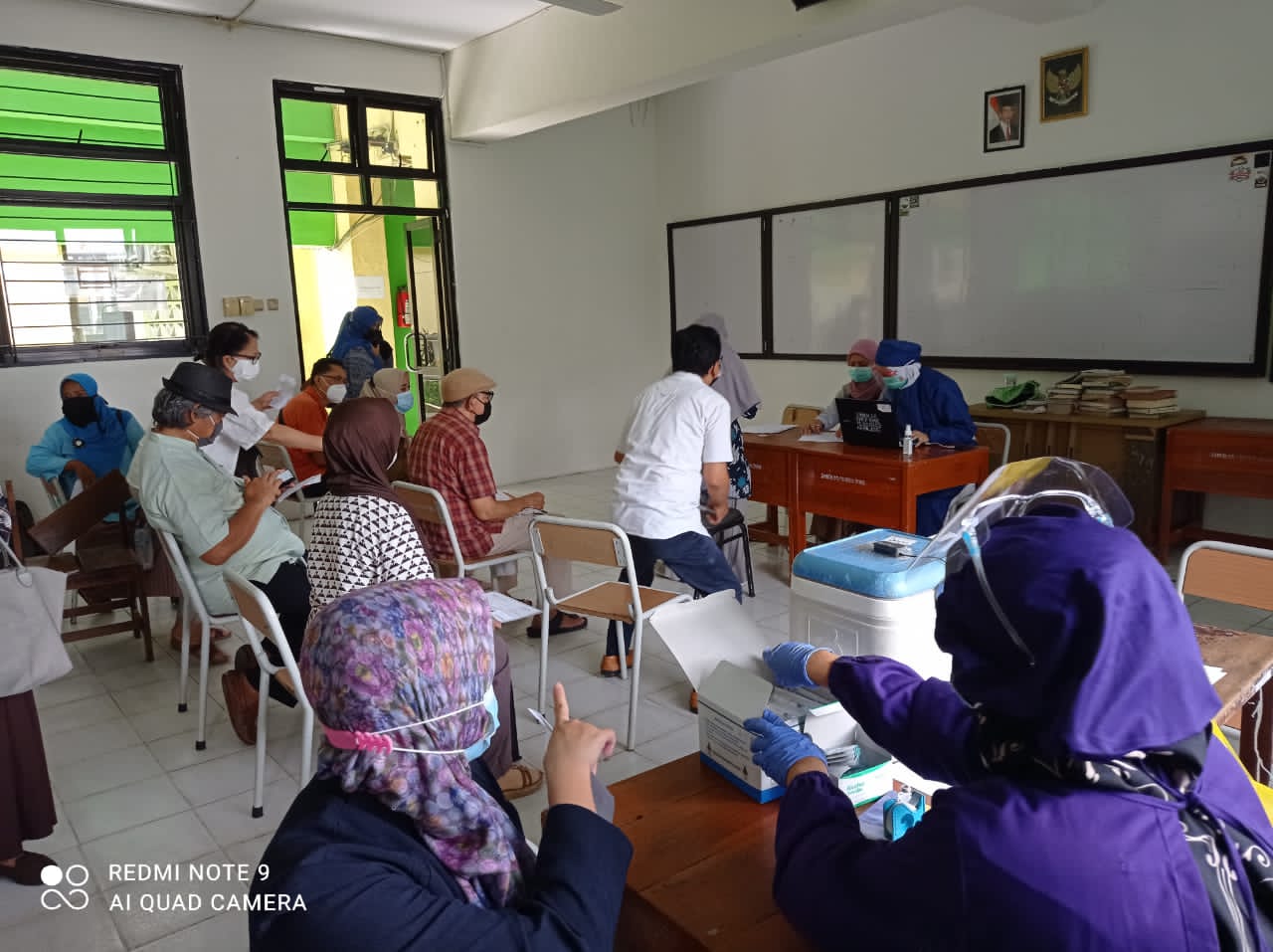 Read more about the article Pengabdian Masyarakat Prodi Pendidikan Profesi Bidan mulai dari vaksinator covid-19 hingga safari KB