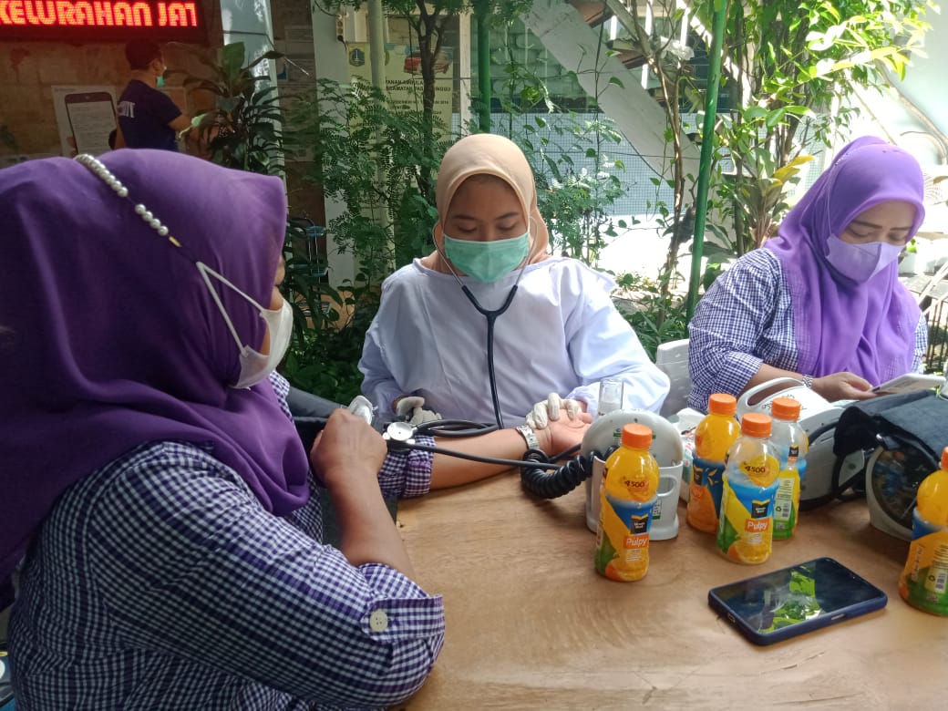 Read more about the article Mahasiswa Fikes UNAS Ikut Andil Sebagai Pelaksana Percepatan Vaksinasi Covid-19 di Wilayah Puskesmas Kec Pasar Minggu