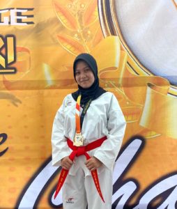 Read more about the article Mahasiswa Keperawatan, Umi Nafisah Raih Medali Emas dari MENPORA RI